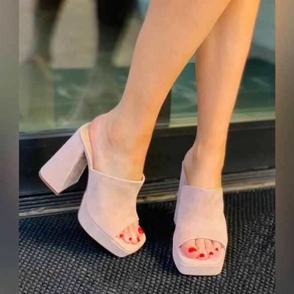 Free People Margo Mules Block Heel Pearl Sand Suede Square 38.5 EU / 8.5 US New - Picture 7 of 12